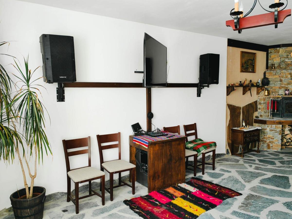 Rimovata Kashta Guest House Leshten Exterior foto