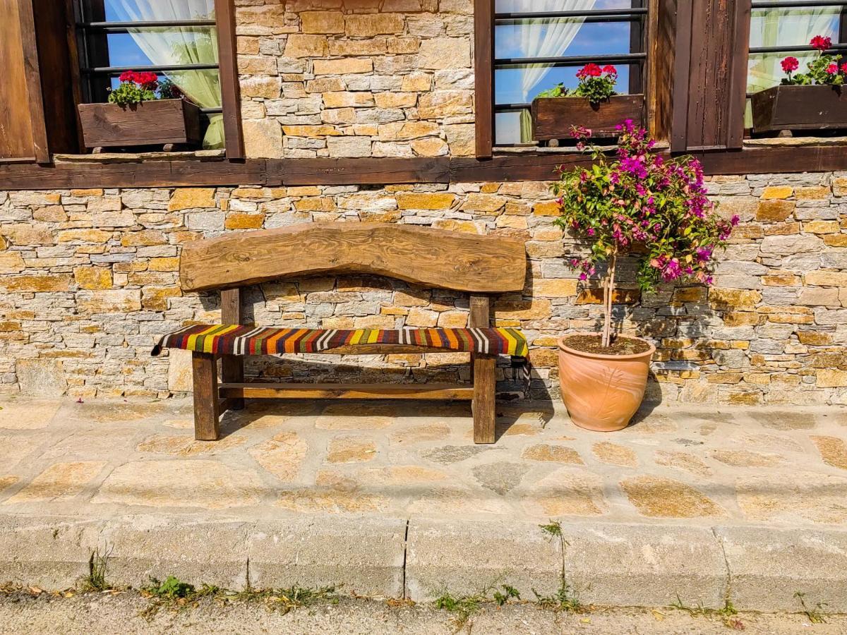 Rimovata Kashta Guest House Leshten Exterior foto