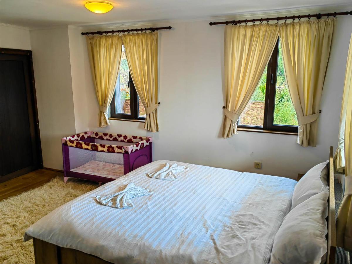 Rimovata Kashta Guest House Leshten Exterior foto